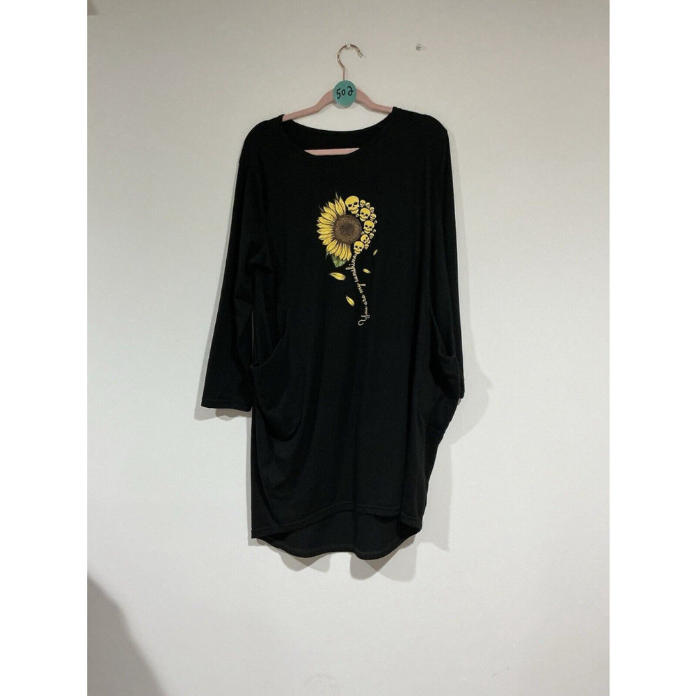 Woman’s Black Long Sleeve Lounge Wear With Side Pockets And Graphic 2XL